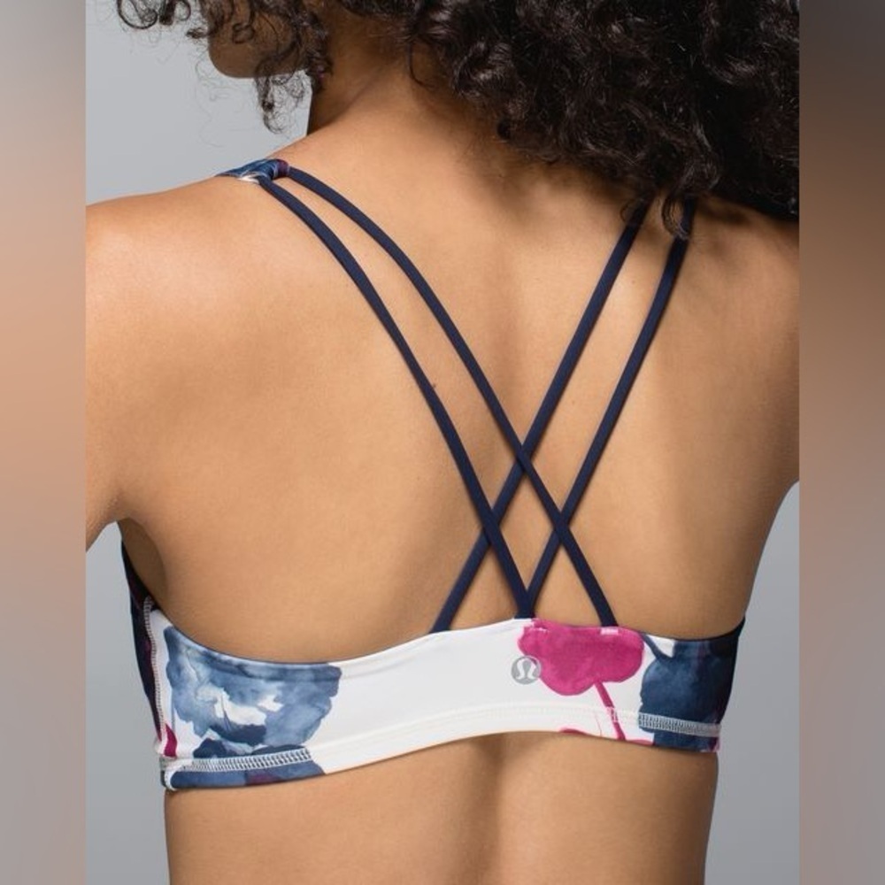 Lululemon free to be bra size 4